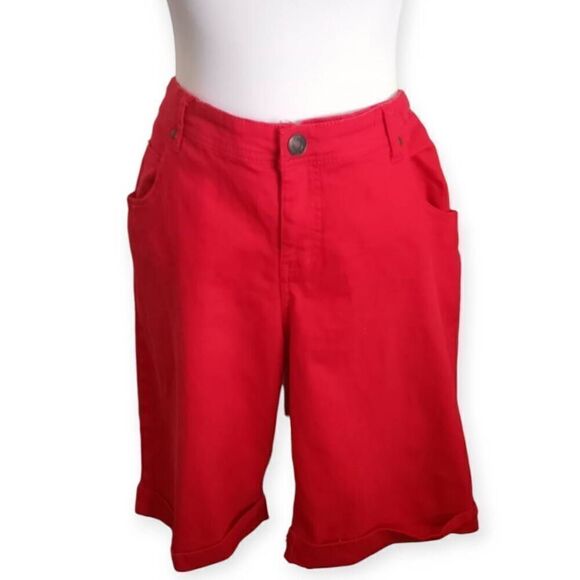 PURE ENERGY RED SHORTS SZ.20 EUC - Picture 1 of 5